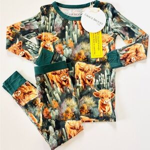 NWT Grace Brooke + Co Highland Cow Print Bamboo Set